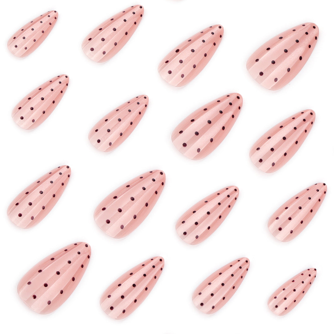 Artificial nail with polka dots Bowlift
