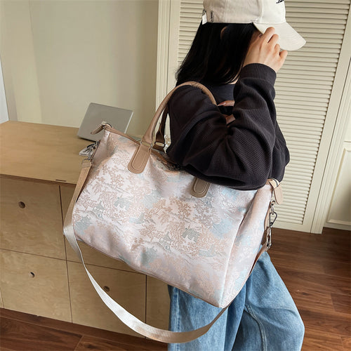 Elegant travel bag with luxurious pattern print Bowlift