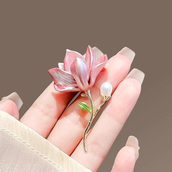 Elegant flower brooch Bowlift