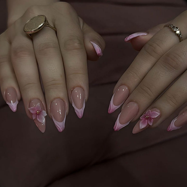 Artful nail art with floral accents Bowlift