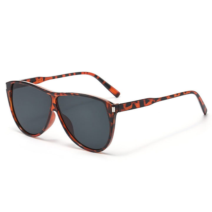 Ladies modern Cat-Eye sunglasses with protective UV filter and stylish frame Bowlift