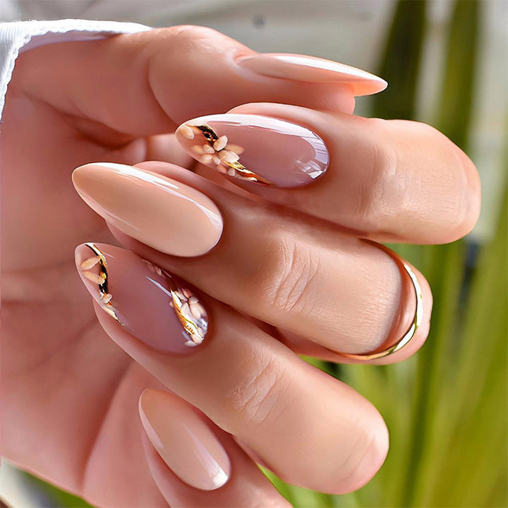 Nail art set with elegant flower patterns Bowlift
