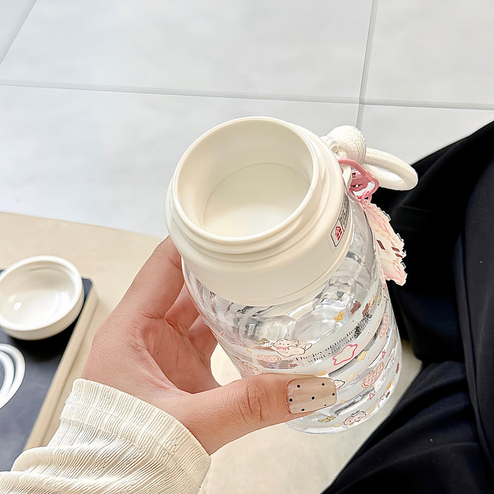 Ladies versatile drinking bottle with integrated keychain Bowlift