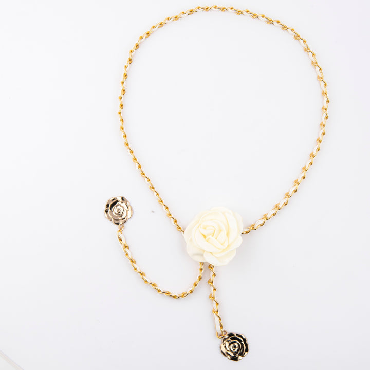 Fashionable chain belt with rose details Bowlift