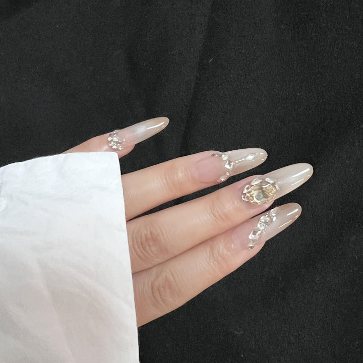 Glamorous Nail Design Kit Bowlift