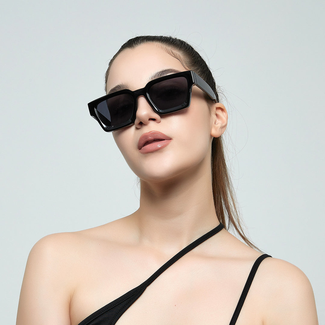 Women's fashionable sunglasses with clear frame and gradient lenses Bowlift