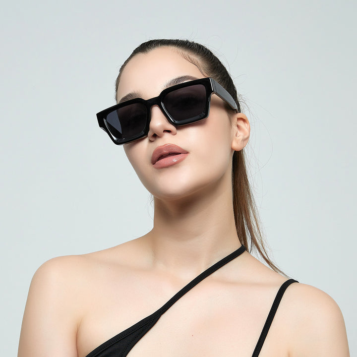 Women's fashionable sunglasses with clear frame and gradient lenses Bowlift