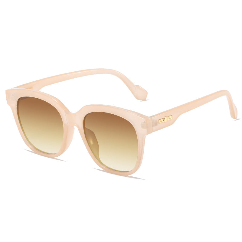 Women’s classic sunglasses with modern oversized frame Bowlift