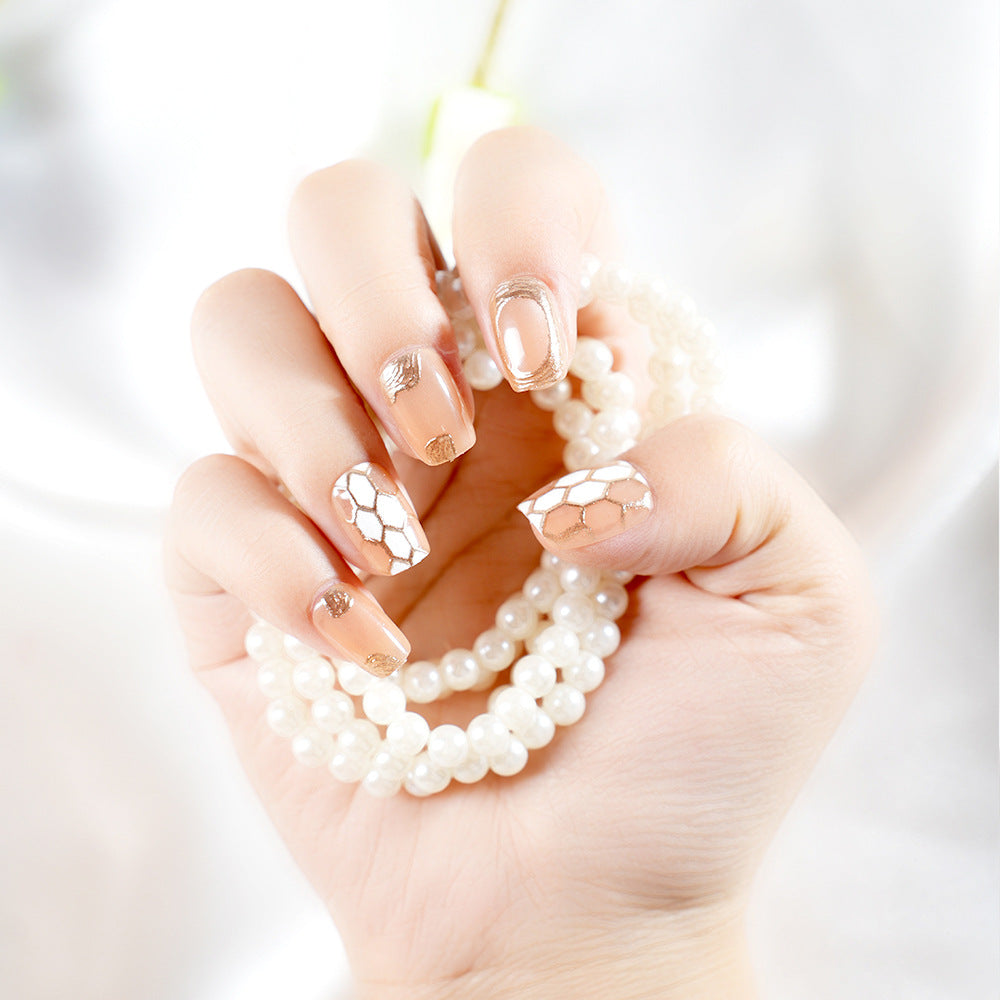 Elegant Nail Art Design Bowlift