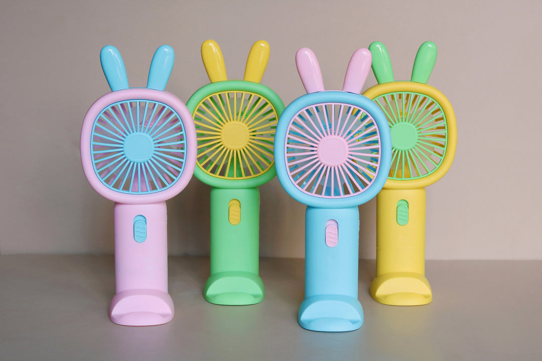 Unisex portable hand fan in playful animal design Bowlift