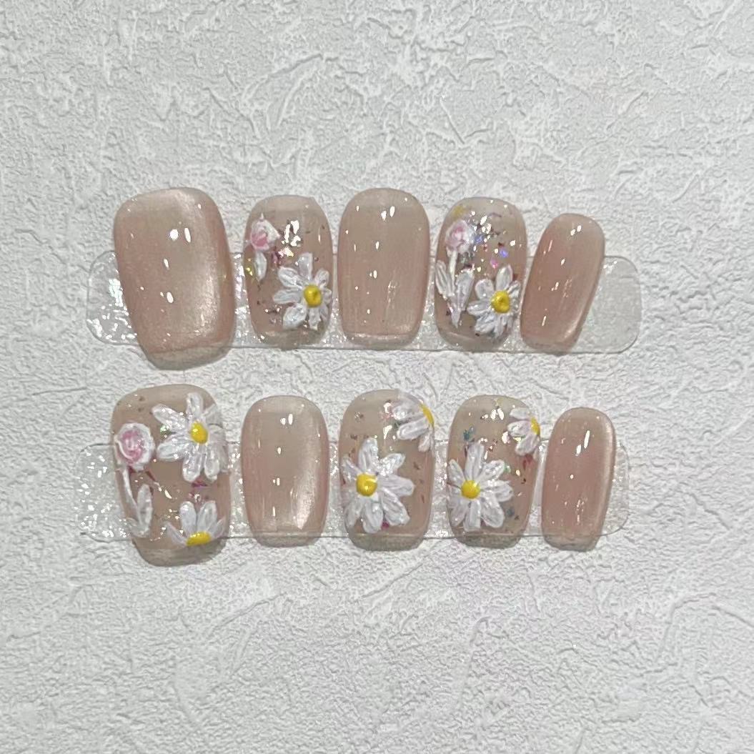 Floral-Inspired Press-On Nail Art Set Bowlift