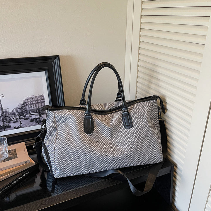 Elegant Travel Bag with Innovative Compartment Design Bowlift