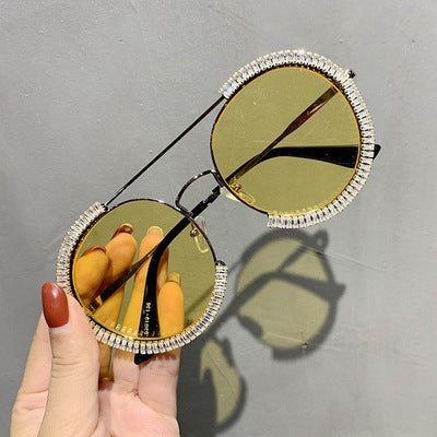 Ladies glamorous sunglasses with sparkling crystal frame Bowlift