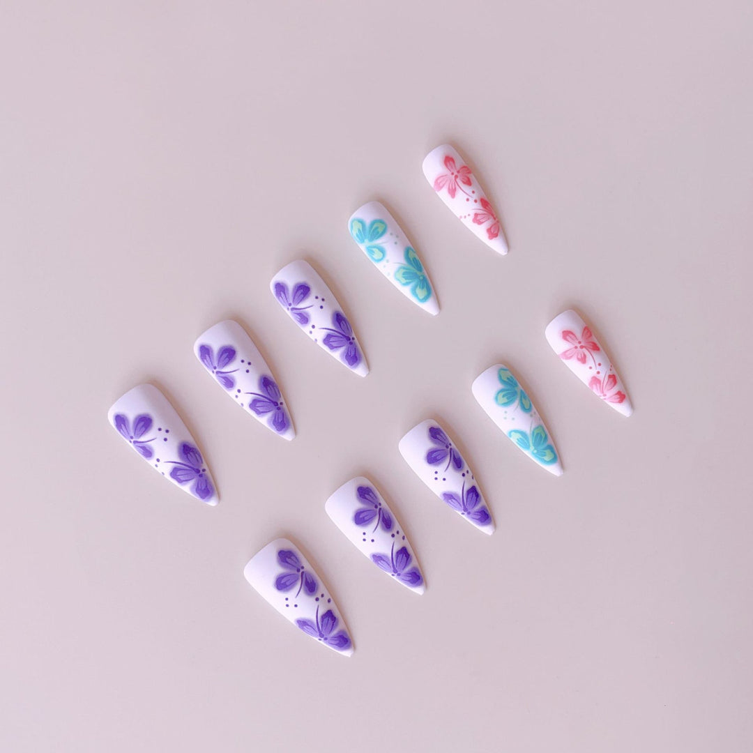 Artificial nail set with lively 3D floral designs Bowlift
