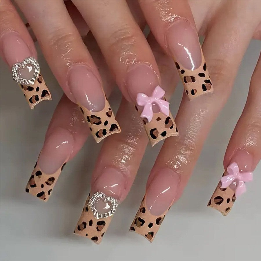Artificial nail set with delicate bow and leopard patterns Bowlift
