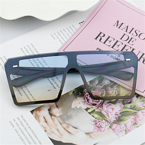 Women’s Fashion Rectangular Sunglasses in Urban Design Bowlift