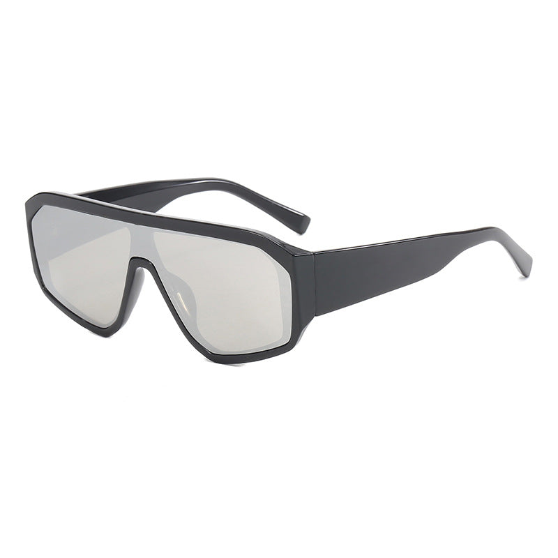 Women Fashionable Oversized Sunglasses in Futuristic Design Bowlift