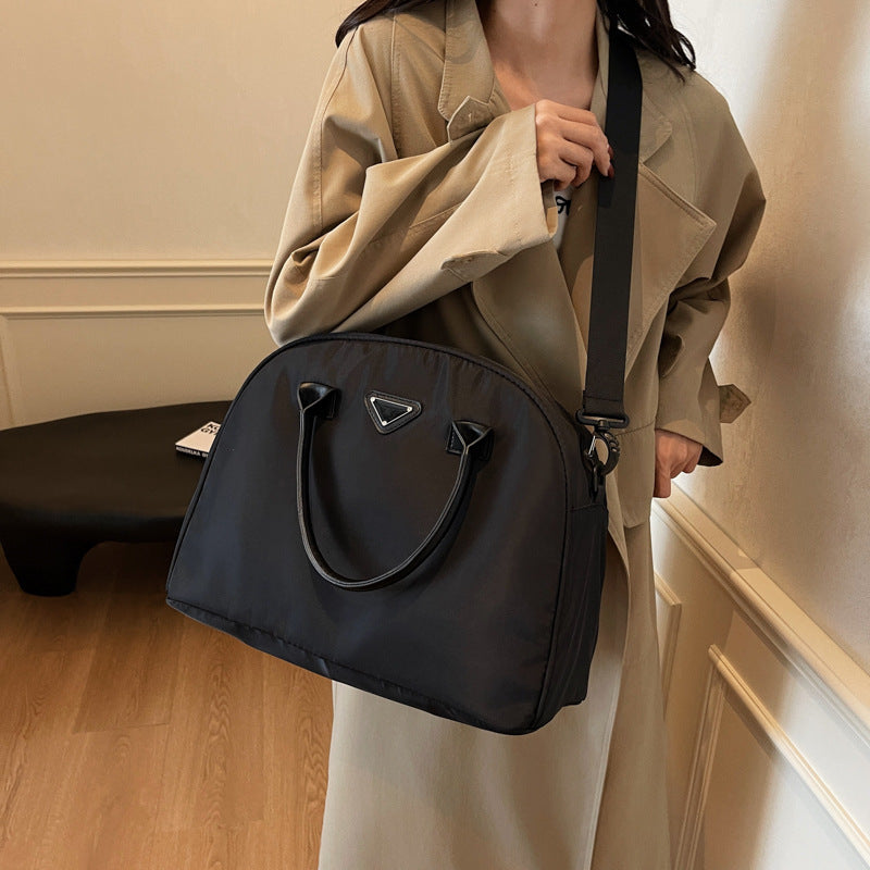 Elegant Structured Handbag Bowlift