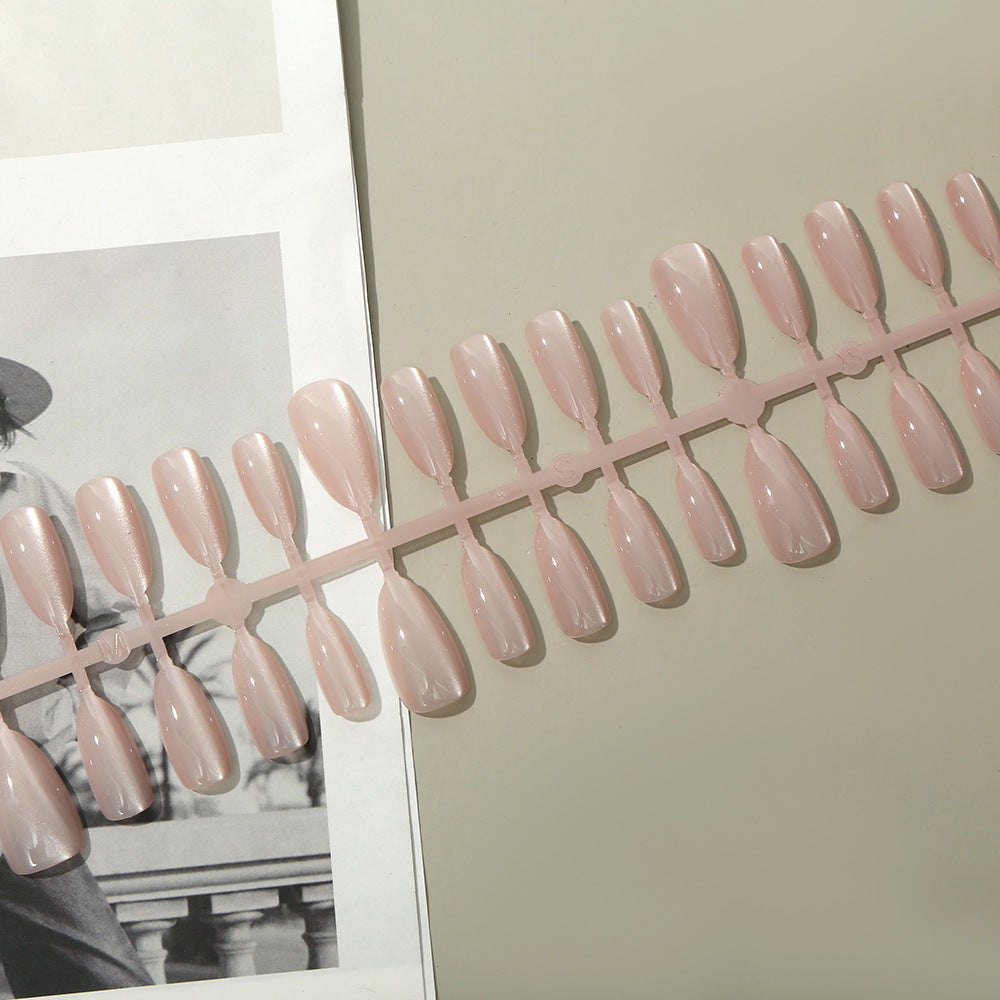 Elegant Press-On Nail Set with Glossy Finish Bowlift