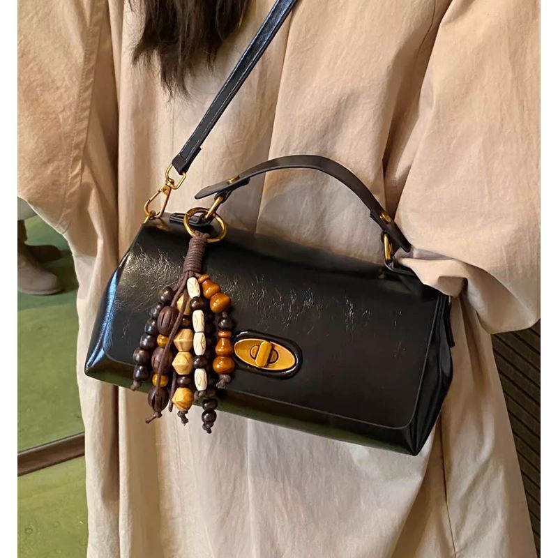 Elegant Structured Handheld Purse Bowlift