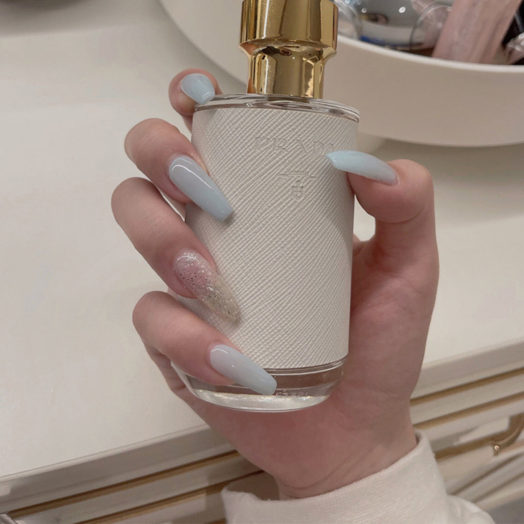 Artful acrylic nails with maritime design Bowlift
