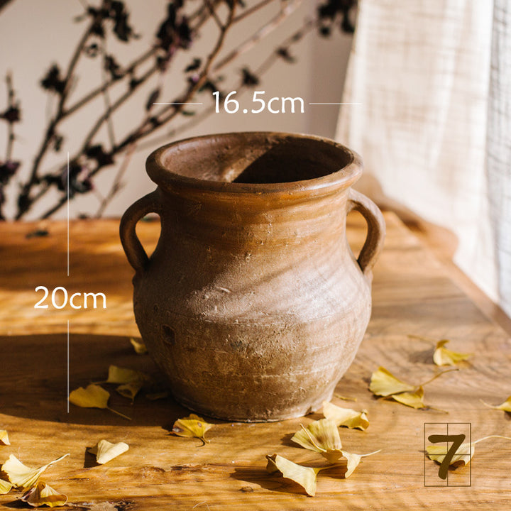 Rustic ceramic pot with handmade design Bowlift