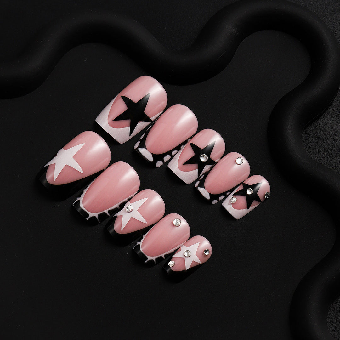 Elegant Artistic Press-On Nail Art Set Bowlift