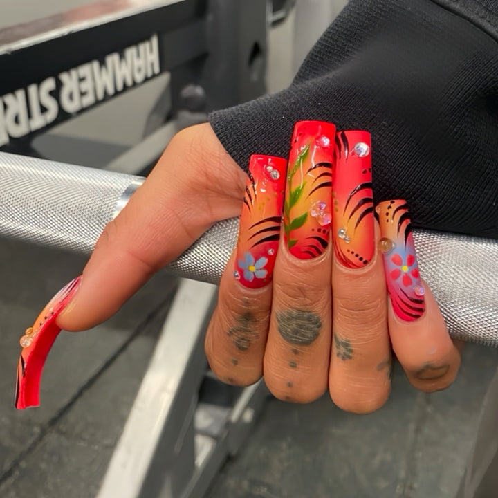 Deluxe Stiletto Nail Enhancements Bowlift
