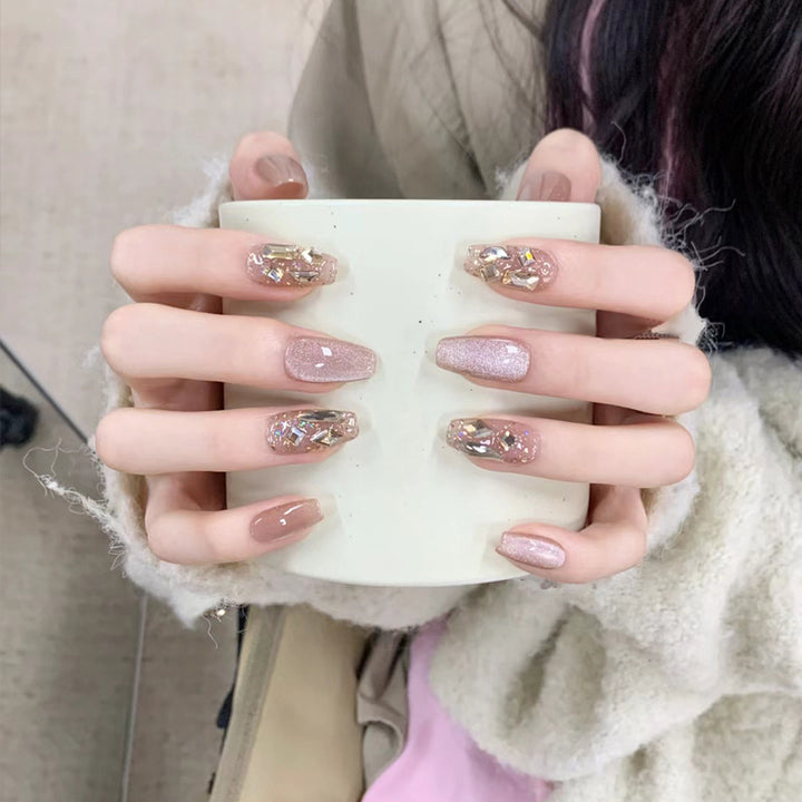 Elegant Press-On Nail Set with Sparkling Accents Bowlift