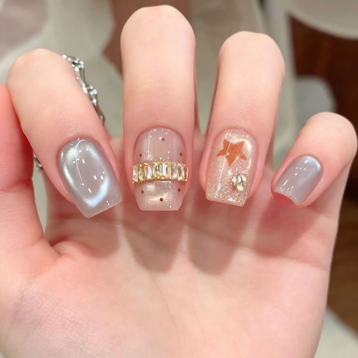 Decorative Press-On Nail Art Set with Rhinestone Accents Bowlift