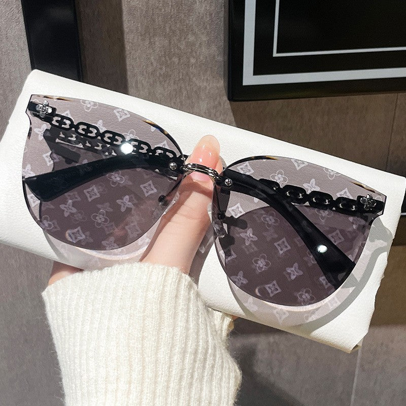 Women Cat-Eye Sunglasses with Luxurious Design and High-Quality UV Protection Bowlift