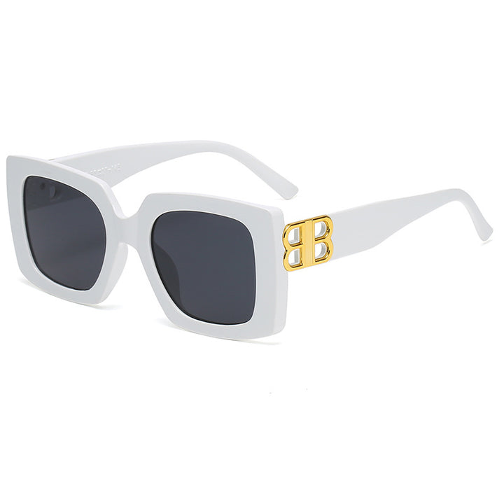 Ladies oversized sunglasses with elegant design and luxurious details Bowlift