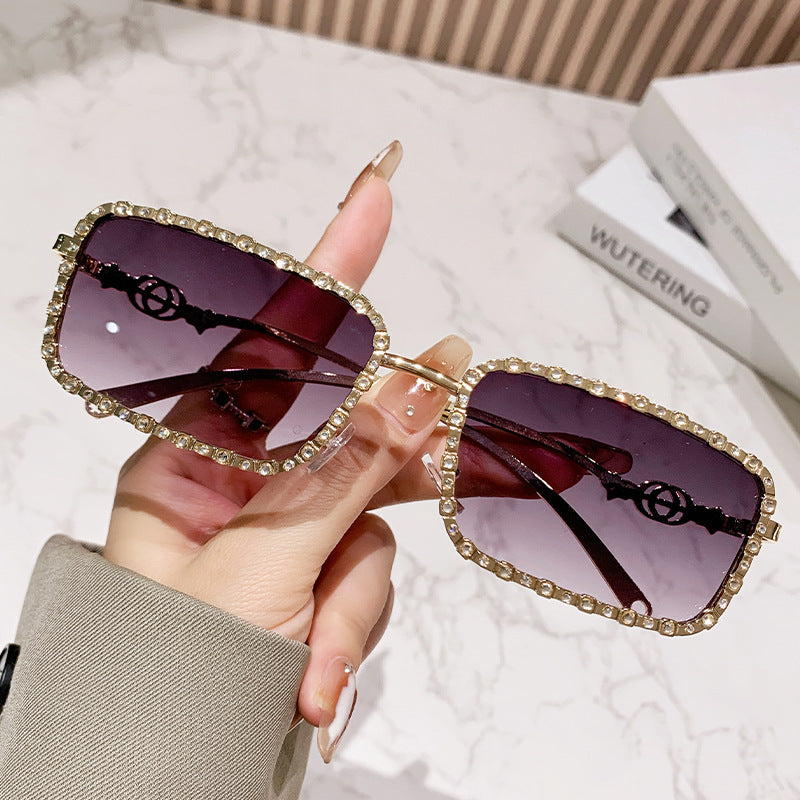 Women's elegant square sunglasses with luxurious rhinestone frame Bowlift