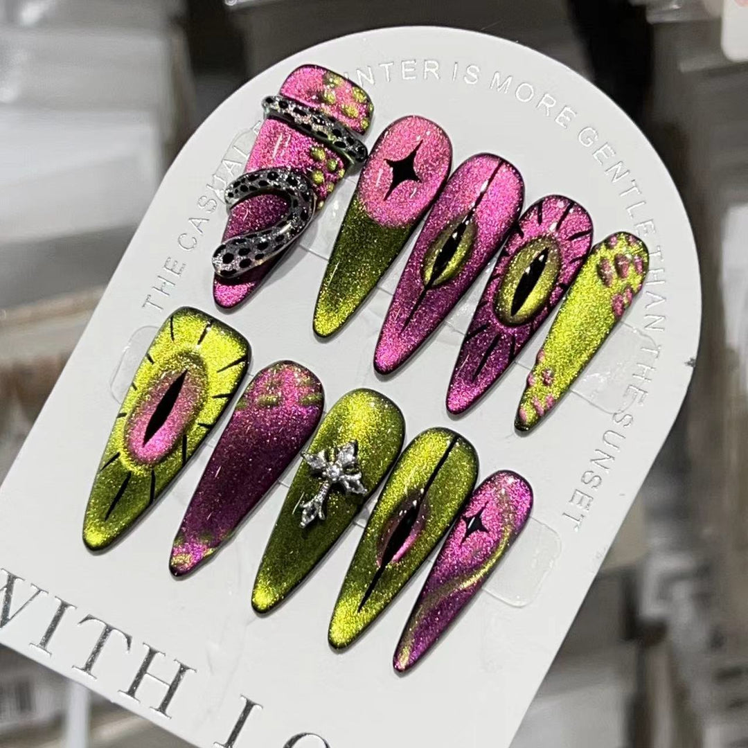 Decorative Floral Stiletto Press-On Nail Set Bowlift