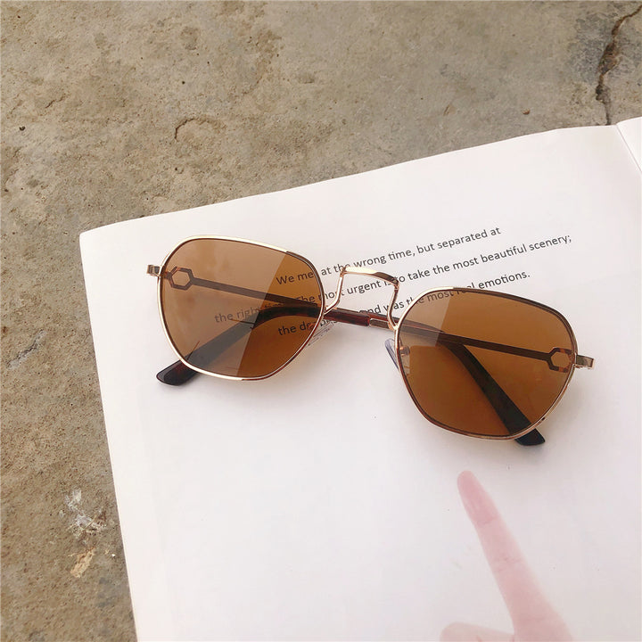Vintage-Inspired Geometric Frame Sunglasses Bowlift