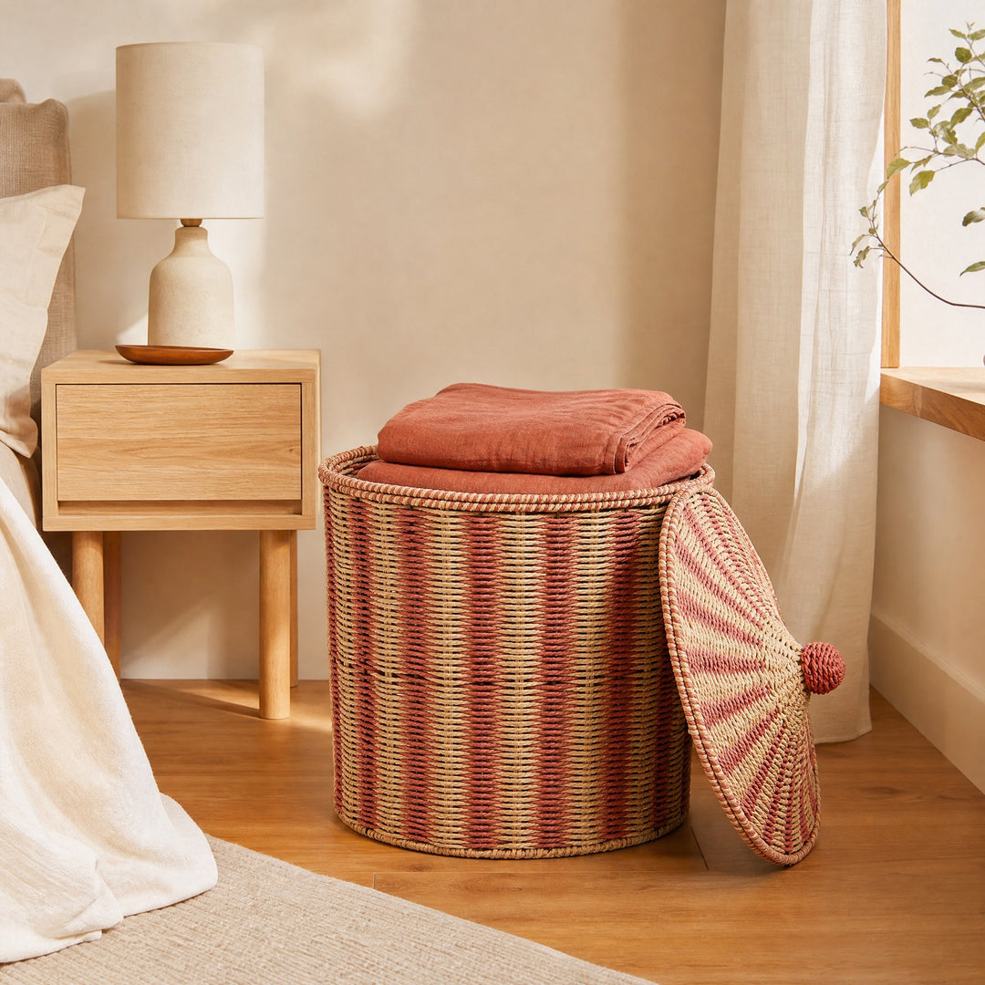 Decorative and practical storage basket Bowlift