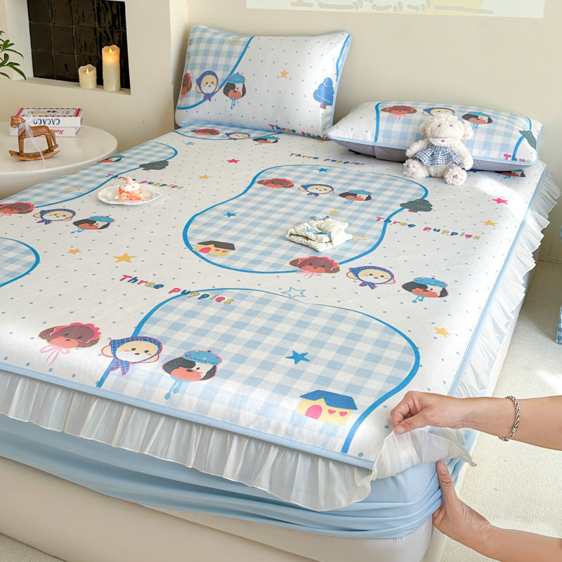Decorative Bear-Print Mattress Protector