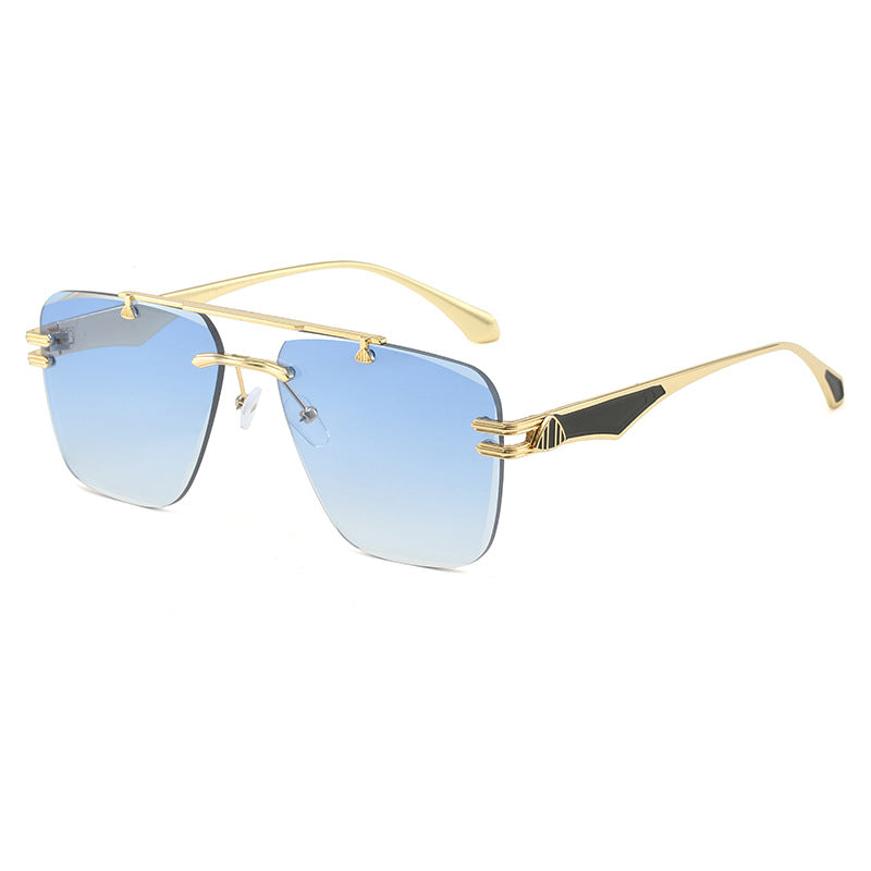 Women’s designer sunglasses in an extravagant frame Bowlift