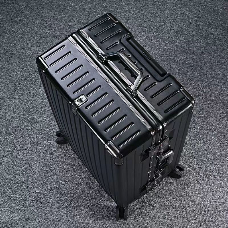 Rugged Expedition Suitcase Bowlift