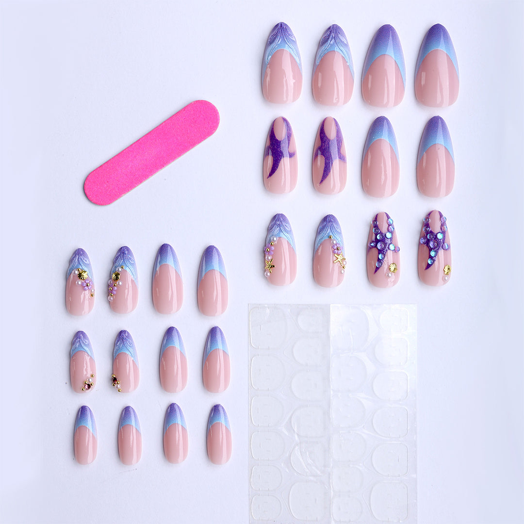 Artificial nails with maritime motifs and glitter accents Bowlift