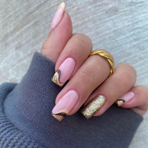 Creative and elegant art nails Bowlift