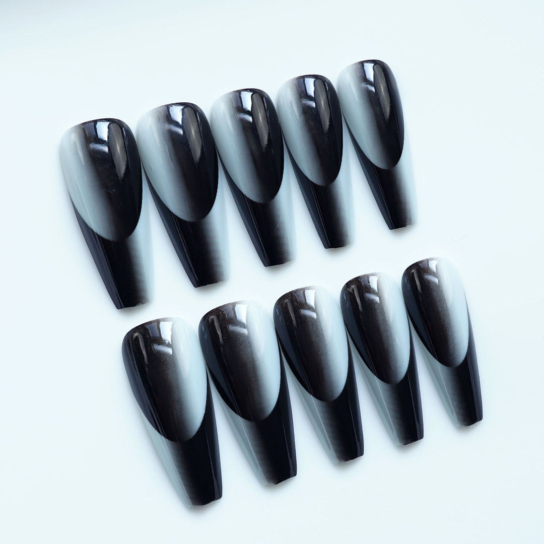 Stylish and creative artificial nails Bowlift