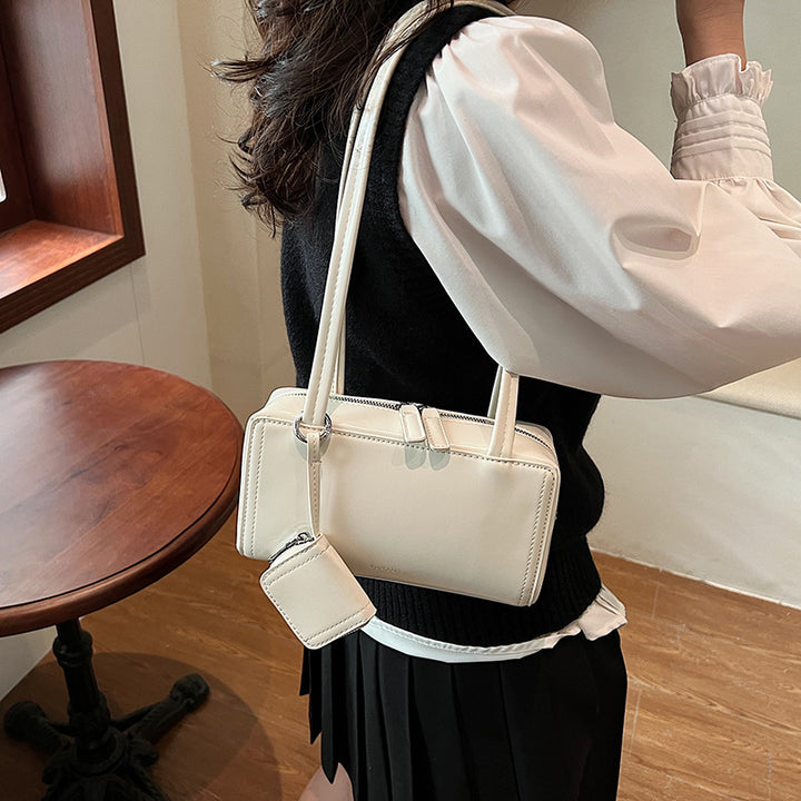 Elegant Structured Handbag Bowlift