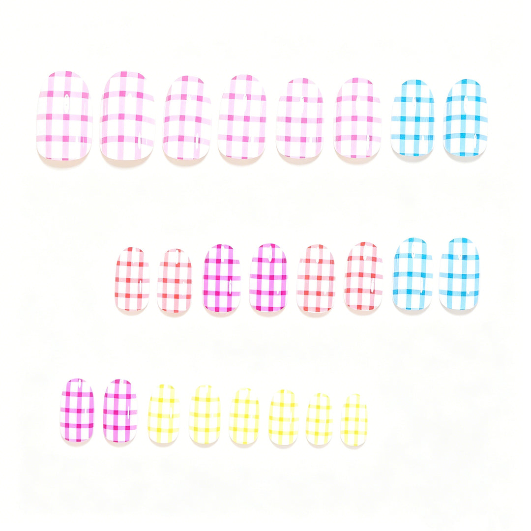 Artistic Press-On Nail Tips with Checkered Design Bowlift