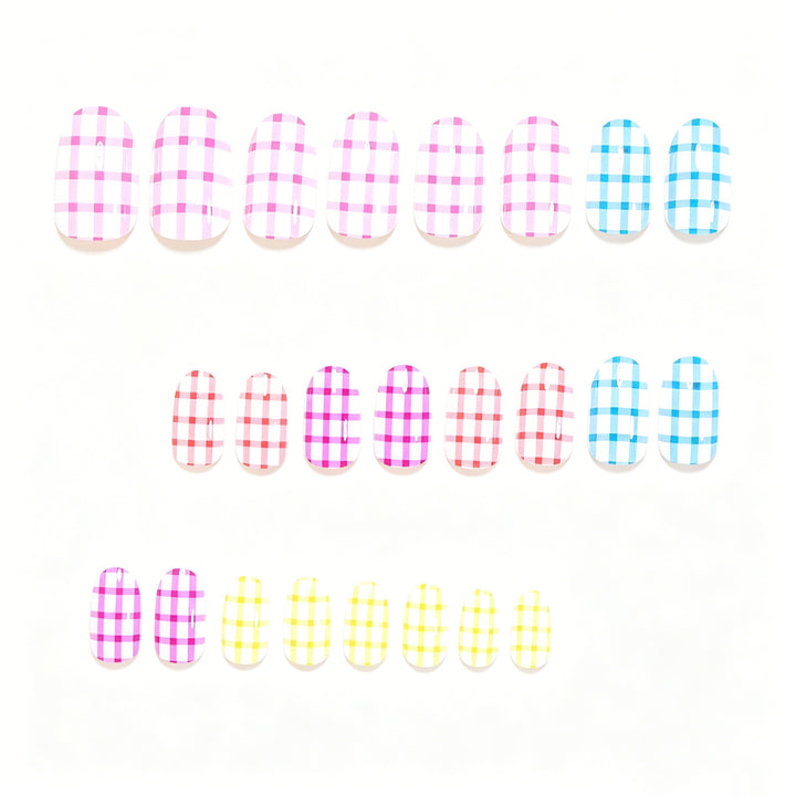 Artistic Press-On Nail Tips with Checkered Design Bowlift