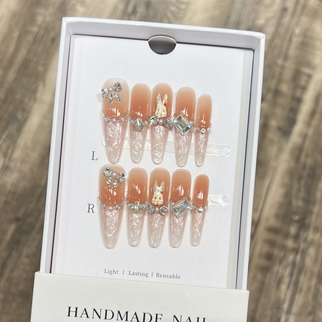 Glamorous Stiletto Press-On Nail Art Set with Elegant Decorative Elements Bowlift