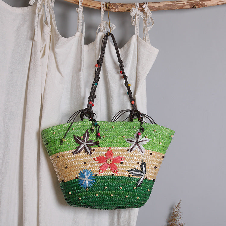 Beach bag with colorful flower pattern Bowlift