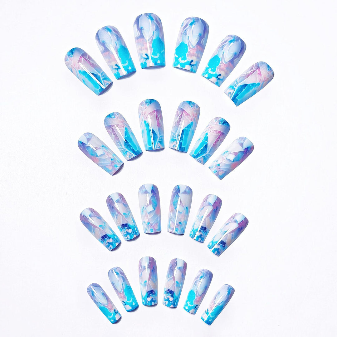 Artificial Nails in Modern Crystal Look Bowlift