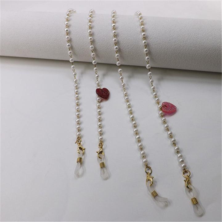 Pearl necklace with heart pendant Bowlift
