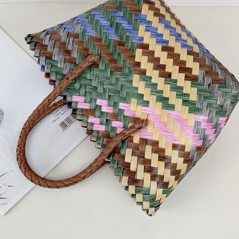 Striking Handbag Bowlift